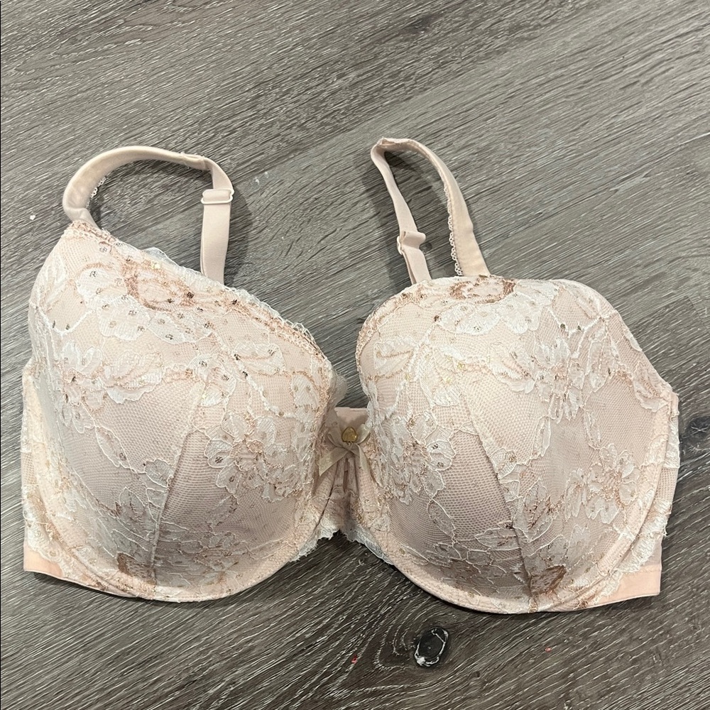 Victoria's Secret Lace Bra in Cream and Gold